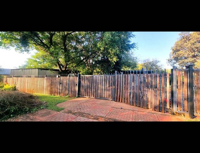 6 BEDROOM HOUSE FOR SALE IN WIERDA PARK